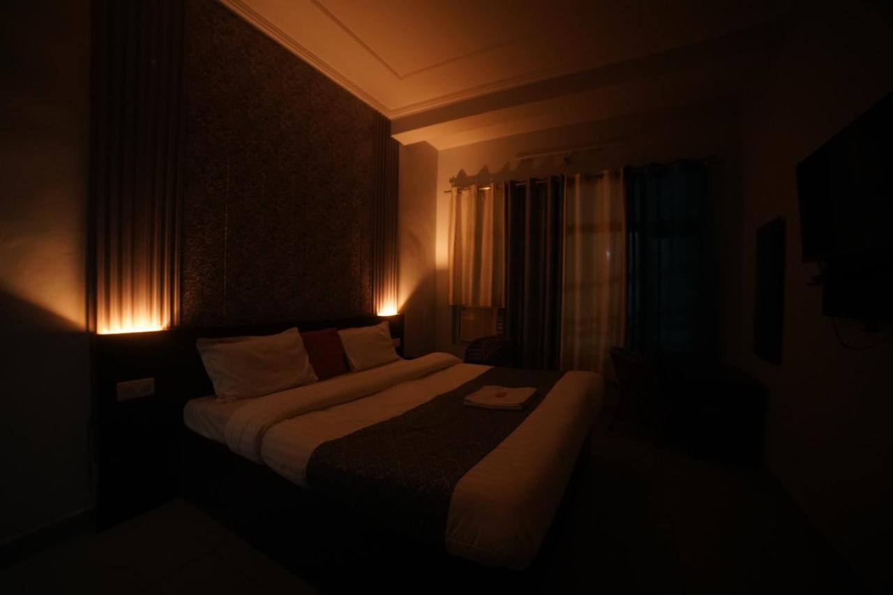 Hotel Devoy Inn By Namastexplorer Tapovan Rishikesh Ruang foto